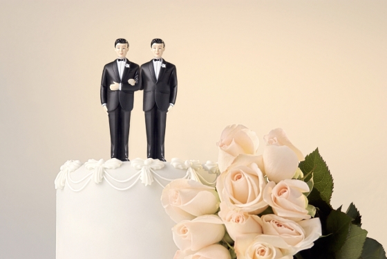 gay.wedding.cake.thinkstock